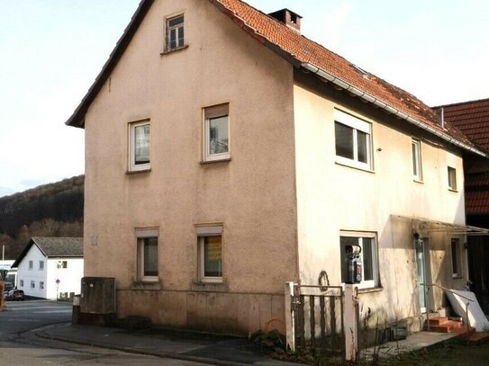 Weilrod-Emmershausen: Charmantes Einfamilienhaus mit Potenzial