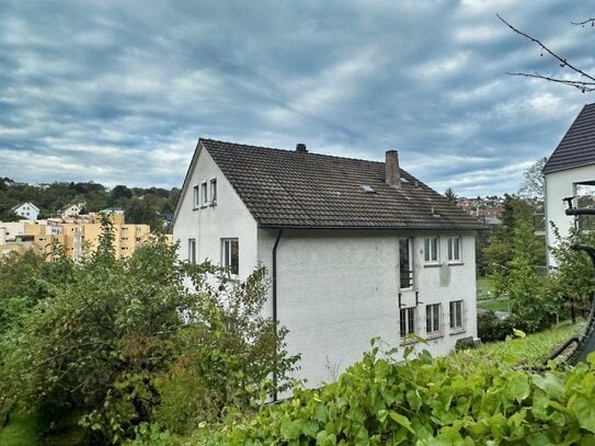 Viel Platz, viele Möglichkeiten - Renovierungsbedürftiges Mehrgenerationenhaus"