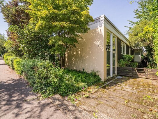 Waiblingen: Exklusiver Architektenbungalow mit grünem Paradies in traumhafter Lage!