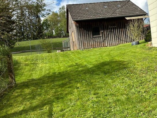 Grüne Lage in Waldtann - Handwerkerhaus mit großer Scheune Anbau oder Neubau möglich