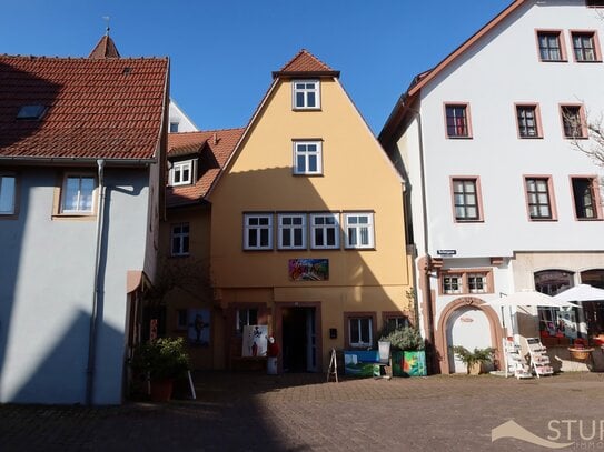 Sofort beziehbares Stadthaus im Malerwinkel, zentral wohnen mit Flair - Gewerbeeinheit im EG - Wertheim