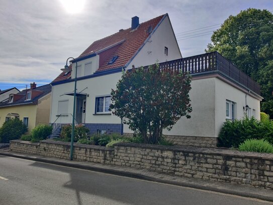 Haus mit wunderschönem Grundstück in Ferschweiler