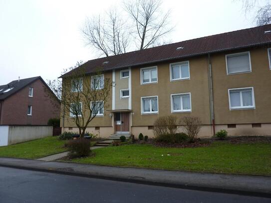 Teilsanierte leere Wohnung mit Balkon!