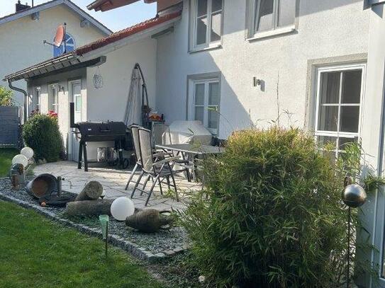 Feines Einfamilienhaus mit Wintergarten und Doppelgarage