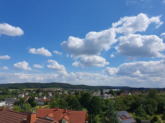 Helle Maisonette-Wohnung mit Balkon und Fernblick in Mönchröden