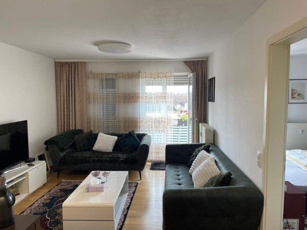 Brück Immobilien - Attraktive, vermietete 2-Zi.-Eigentumswohnung mit Balkon