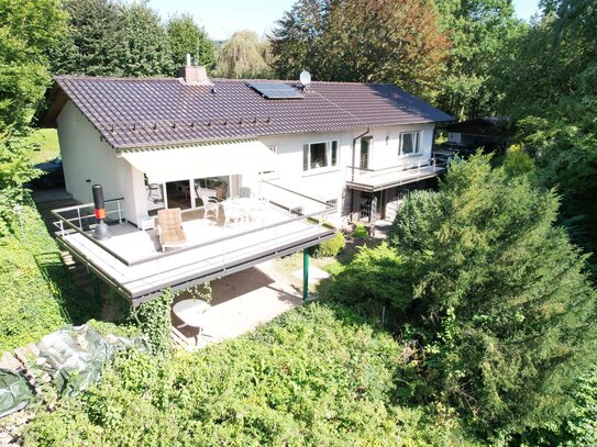 Repräsentatives Chalet in idyllischer allein Lage bei der Burg Krukenburg in Bad Karlshafen