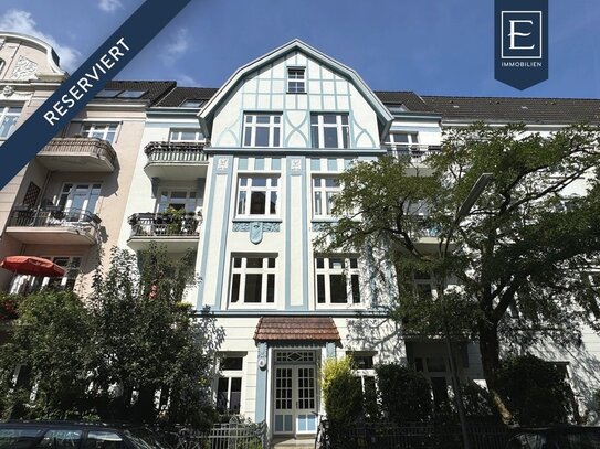 Sehr schöne stilgerechte 4,5 Zimmer-Altbau-Wohnung mit Südbalkon in Bestlage von Eppendorf!