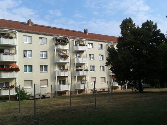 Wir sanieren nach Ihren Wünschen! 3-Raumwohnung mit Balkon in Merseburg Nord