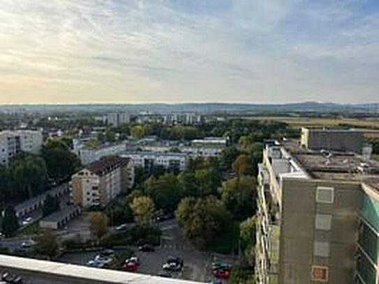 Helle 3,5 Zimmer Wohnung mit Westbalkon