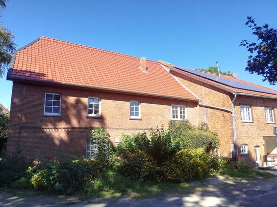 Mehrfamilienhaus mit großem Garten