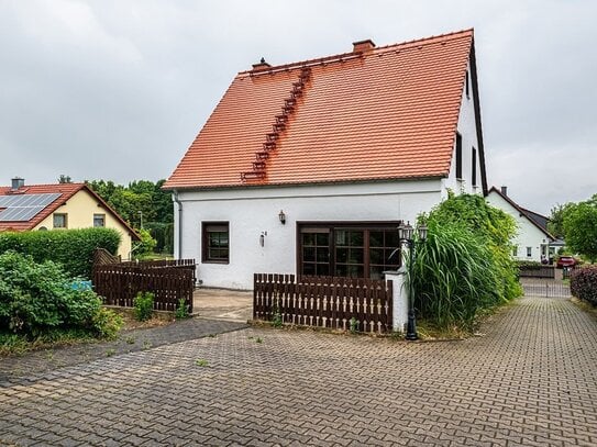 Ihr eigenes Einfamilienhaus mit großem Grundstück in DD-Gompitz.