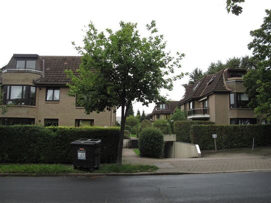 Frisch renovierte Erdgeschosswohnung mit großzügiger Terrasse - Nähe Zentrum Ahrensburg