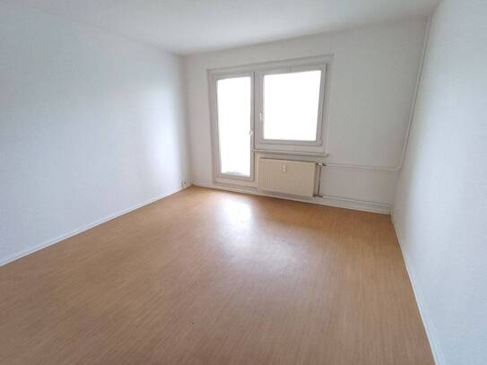 Helle 2-Zimmer-Wohnung mit Balkon und Badewanne!
