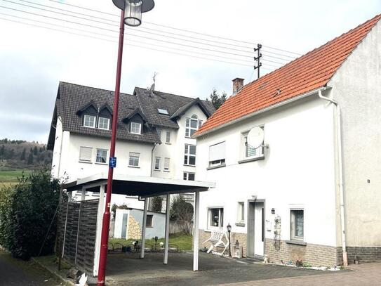 Freistehendes Einfamilienhaus mit Carport und Garten in Ettringen