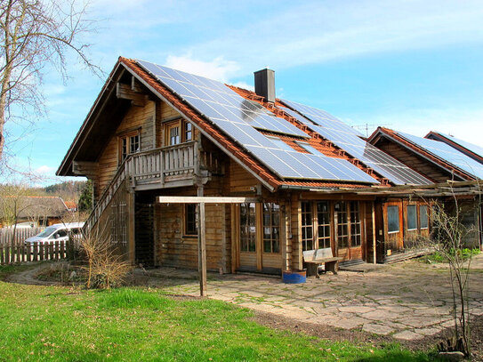 Naturliebhaber aufgepasst! Charmantes Blockhaus auf großem Grundstück