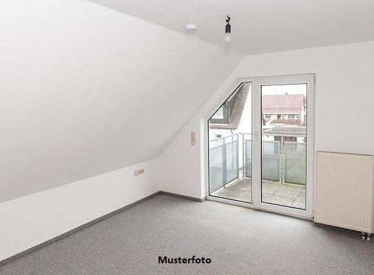 Dachgeschoss-Wohnung, Terrasse, Garage und Stellplatz