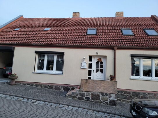 Einfamilienhaus mit abgeschlossenem Innenhof in Seenähe