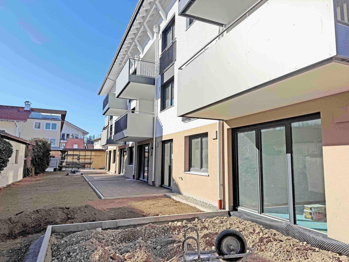                                                               Erstbezug-Kompakte 2-Zimmer Terrassen-Wohnung in Priener Ortszentrum                                                       in Prien am Chiemsee