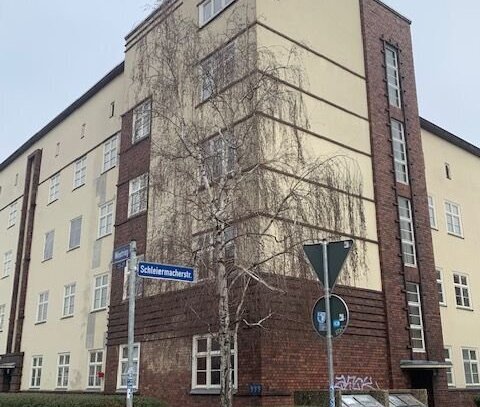 2 Zimmer- Wohnung in Stadtfeld zu vermieten!