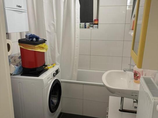 Aufgepasst! Schöne 3 -Zimmer-Wohnung mit Balkon in Rheydt zum 01.02.2025 frei