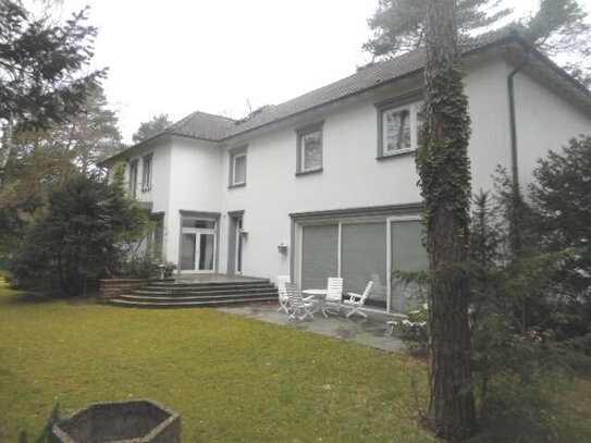 Villa mit Grundstück in bester Lage Berlin-Grunewald ca. 300m2/1500m2