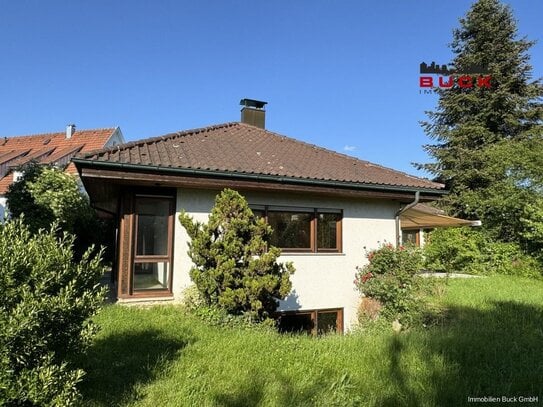 Barrierefrei wohnen in einem hochwertigen Bungalow mit Garten in ruhiger und zentraler Lage!