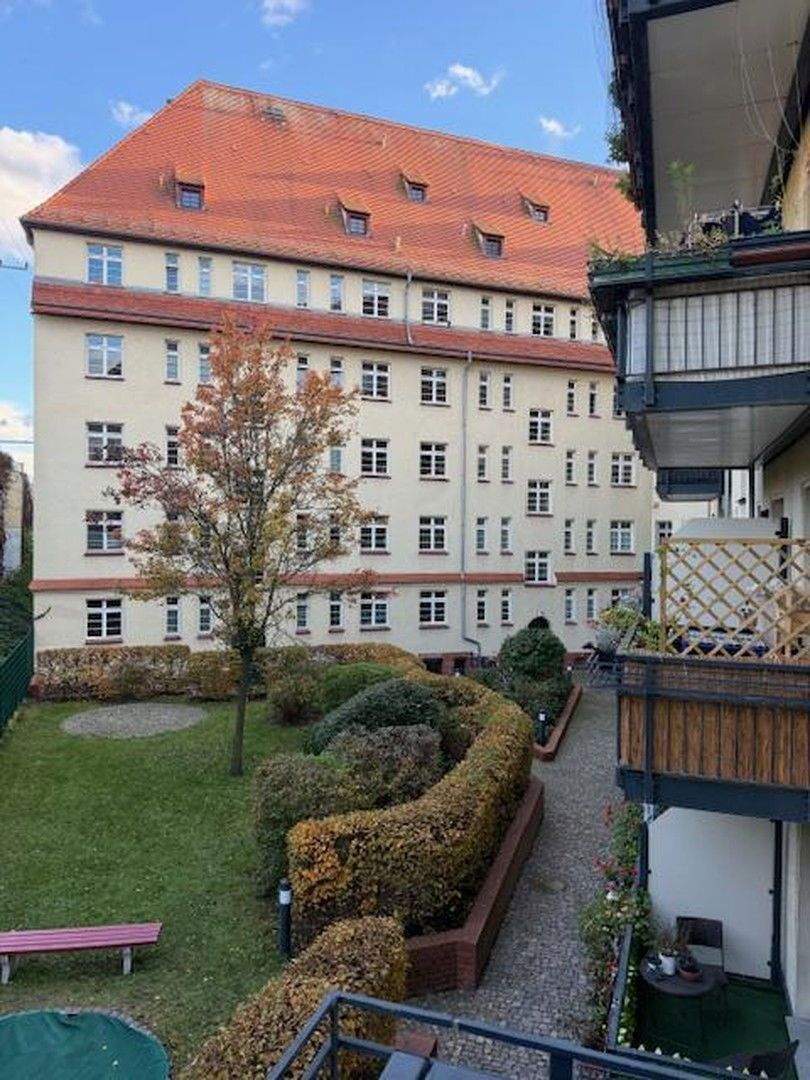 Helle 2-Zimmer-Wohnung am Bischofsplatz - Balkon, Tageslichtbad & Bezugsfrei!