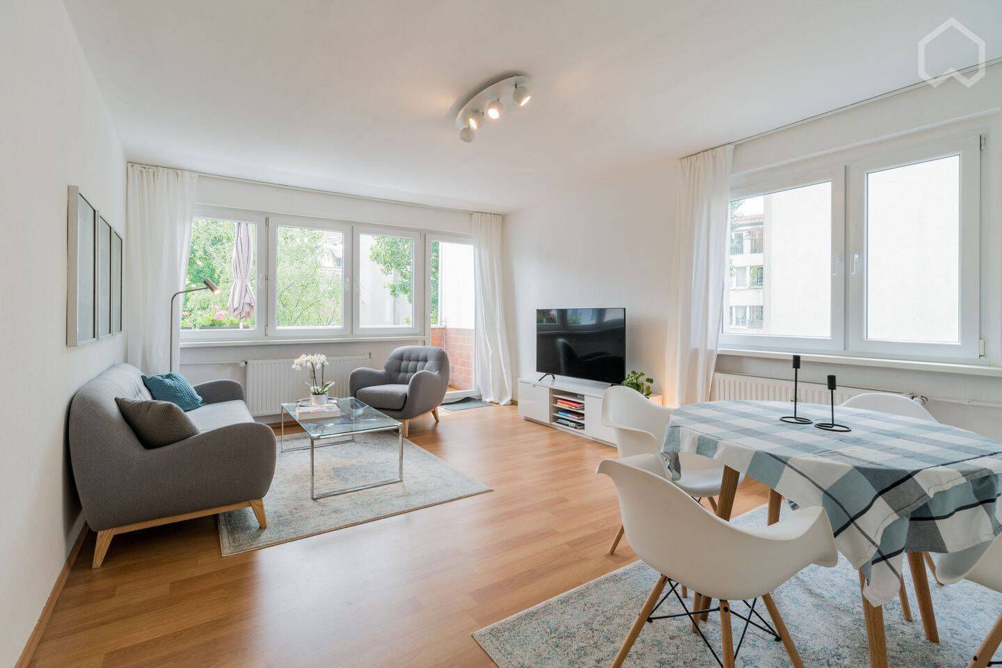 Wunderschöne und helle 2.5 Zimmer Wohnung in Charlottenburg/Wilmersdorf - Foto 1