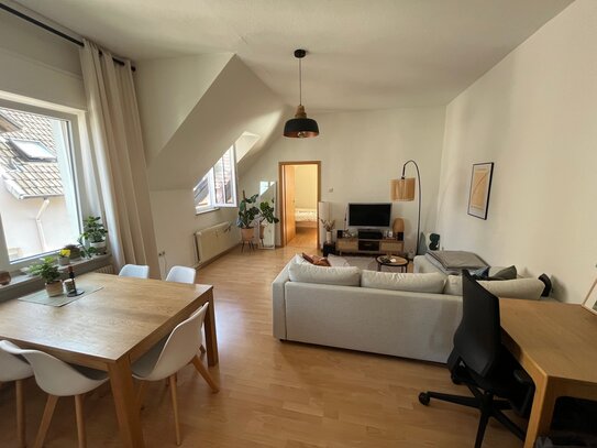 Renovierte Wohnung mit 2 Zimmer, Küche, Bad in der Nähe des Siegfriedplatzes