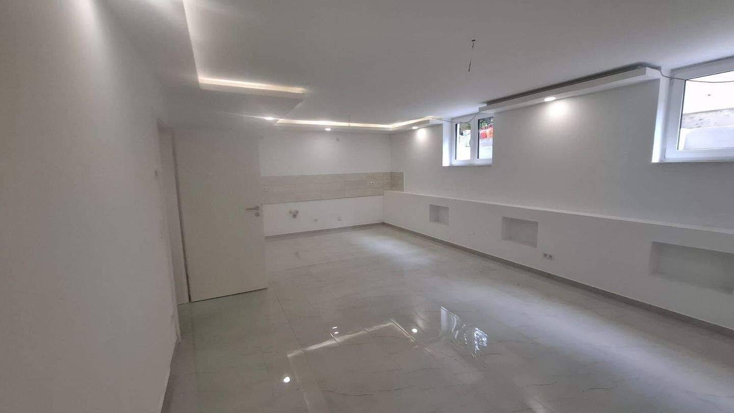 Souterraineinheit Nutzfläche mit 3 Räumen im Neubau*Spandau* - Photo 1