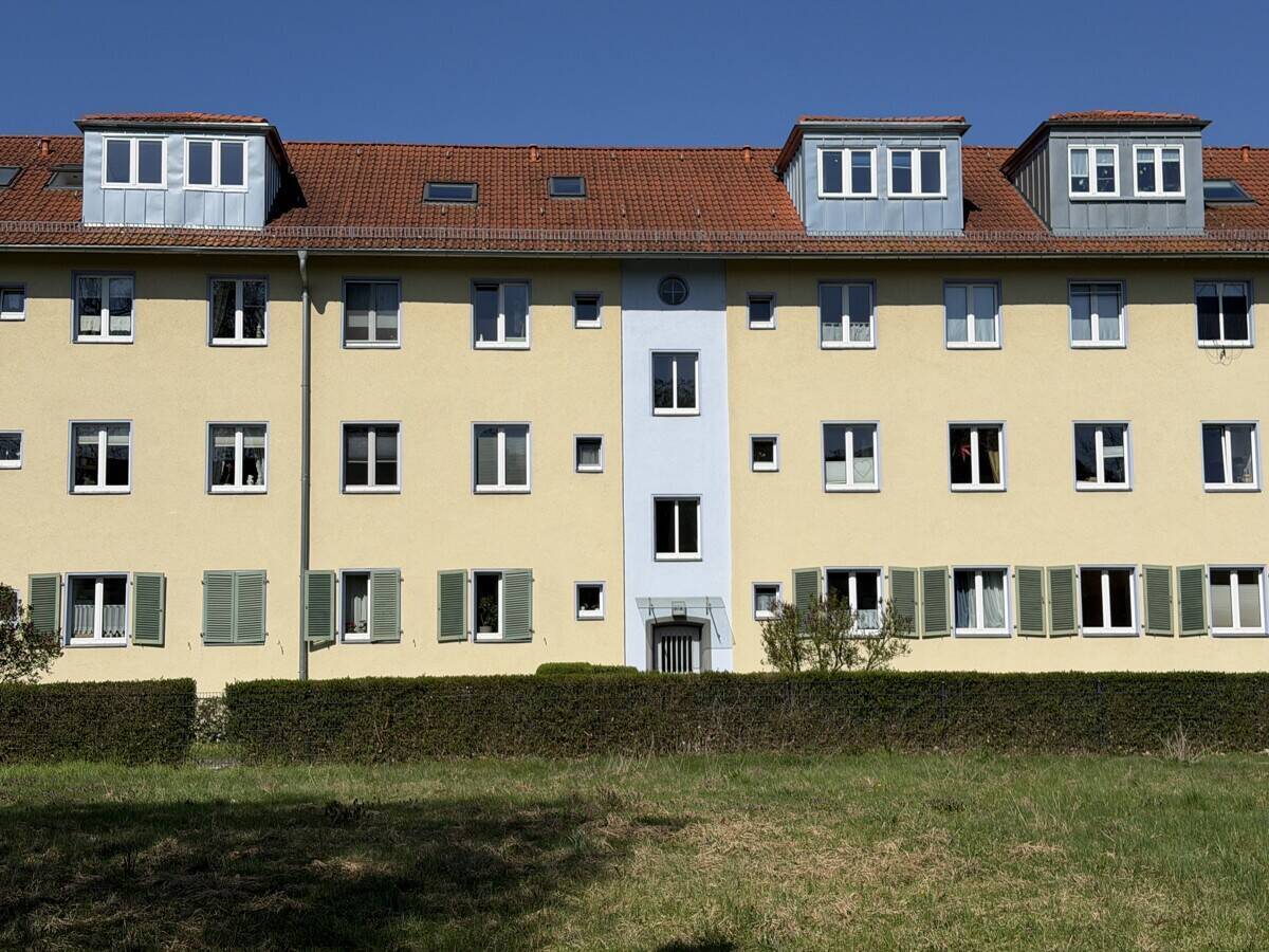 "Wohnen auf zwei Ebenen"-Exklusive Maisonette mit Dachterrasse*** Laminat***EBK***Gäste WC*** - Photo 1