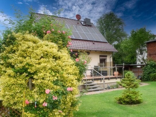 Idyllisches Leben in Vierlinden mit autarkem Strom - Einfamilienhaus + flex. nutzbares Nebengebäude