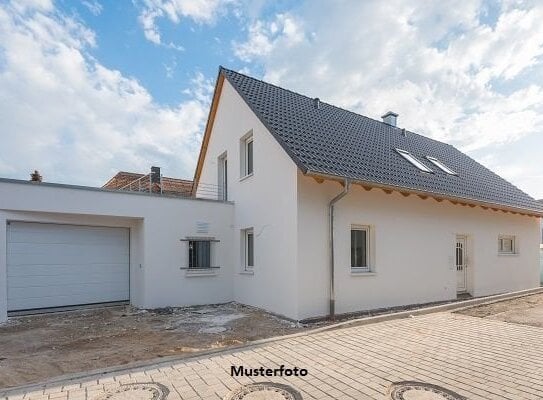 Einfamilien-Reihenendhaus nebst Garage