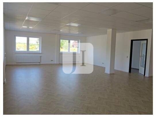 - NEUBAU - ca. 243 m² Büro-/Sozialflächen auf einem gepflegten Gewerbegrundstück