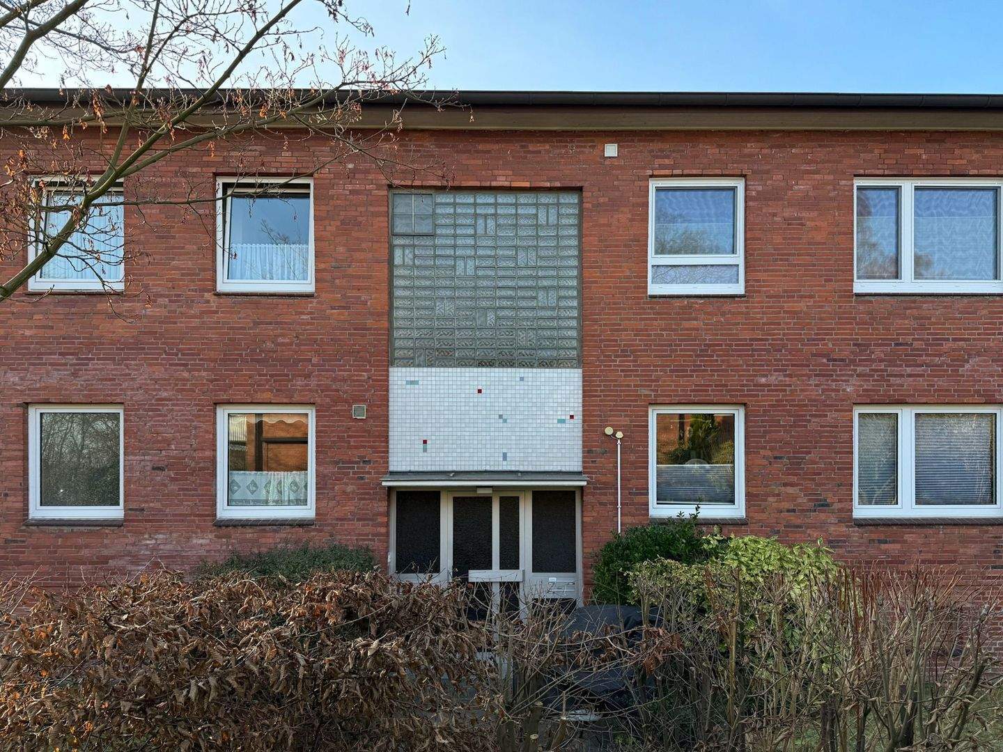 Großzügige 3 bis 4-Zimmer-Wohnung mit Terrasse und Einzelgarage in guter Lage