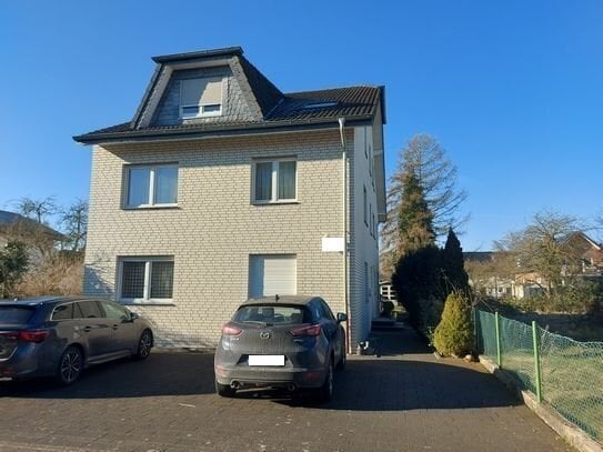 Schöne, helle 3 Zimmerwohnung im 1 OG mit eigenen Gartenanteil ca. 90 qm in Paderborn-Stadtheide, Baujahr 2003