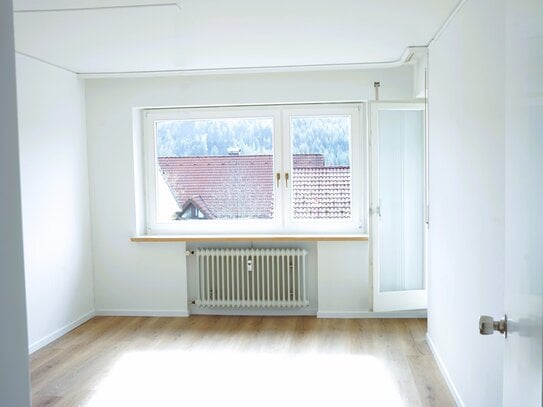 Schöne, renovierte 2-Raum-Wohnung mit Balkon und EBK in Freudenstadt