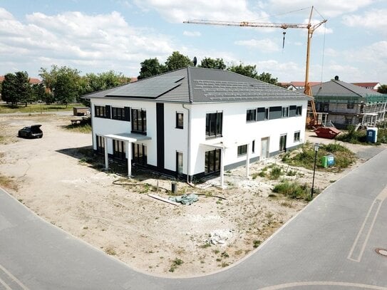 Erstbezug - Energieeffiziente 2-Raumwohnung im Obergeschoss mit Stellplatz und Balkon in Krondorf