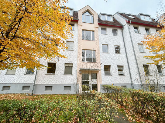 IHR NEUES ZUHAUSE: RUHIGE 3 ZIMMER WOHNUNG MIT BALKON UND VIEL LICHT - PROVISIONSFREI!