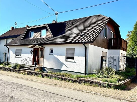 Illingen-OT: Freist. 1 Fam.-Haus mit ELW und schönem Grundstück