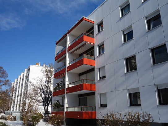 Ruhige 2 Zi. Wohnung ,Westbalkon, Einbauküche