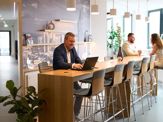 Arbeiten in Komfort: Hochmoderne, möblierte Büroflächen