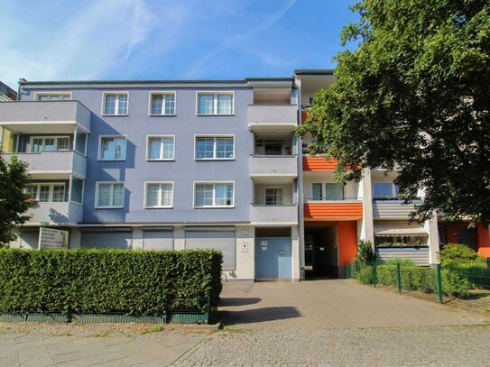 Bezugsfrei: 2,5-Zimmer-Wohnung mit Balkon und Stellplatz in Berlin-Reinickendorf