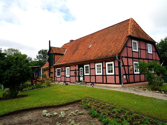 Idyllisches Ein-Zweifamilienhaus