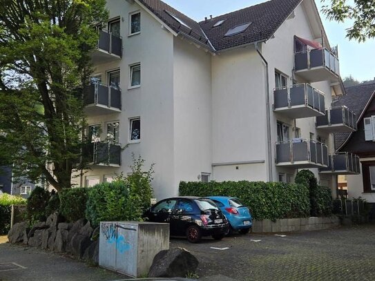 Helle Dachgeschosswohnung mit Balkon