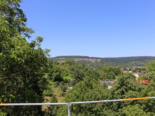 EFH als ökologisches Holzhaus in traumhafter Aussichtslage am Rande der Natur - 7 Zimmer, Garage, EH40 Plus-Standard