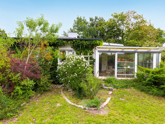 Bungalow mit viel Potenzial in Mahlsdorf - Mit Keller, Gästehaus, Wintergarten, Einbauküche, Carport