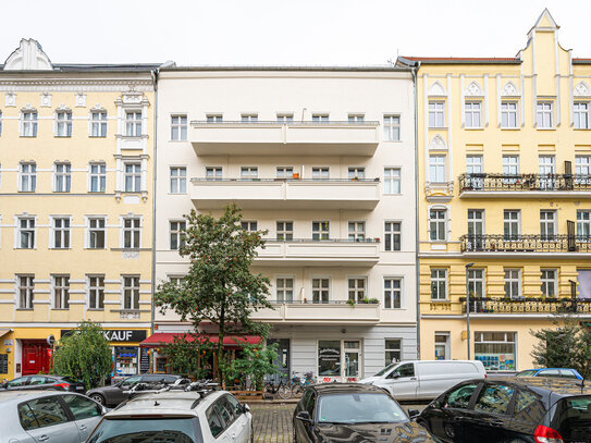 Langweilig wird's hier nicht - unsanierte 2-Raumwohnung mit Balkon