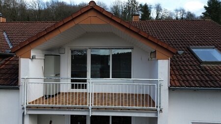 *** Tolle ETW mit Loggia und Garage ***